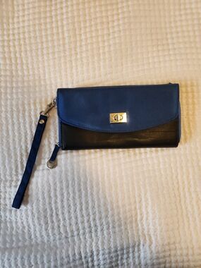 Travelon Blue and Black Women's Wristlet Wallet